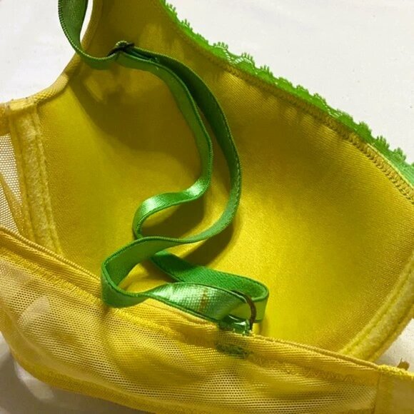 Victoria’s Secret Plunge Padded Mesh & Lace Push-up Underwire Bra 36B - Picture 15 of 17